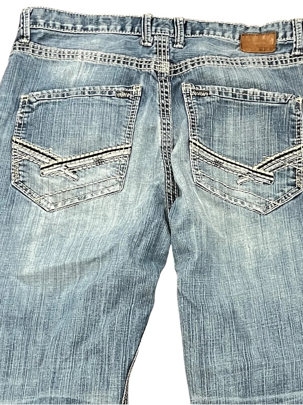 BKE Tyler Straight Leg Jeans 34R Light Wash Whiskered Distressed Y2K Denim